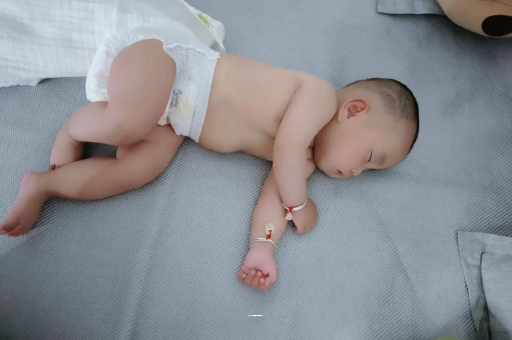 惠东没满月的宝宝